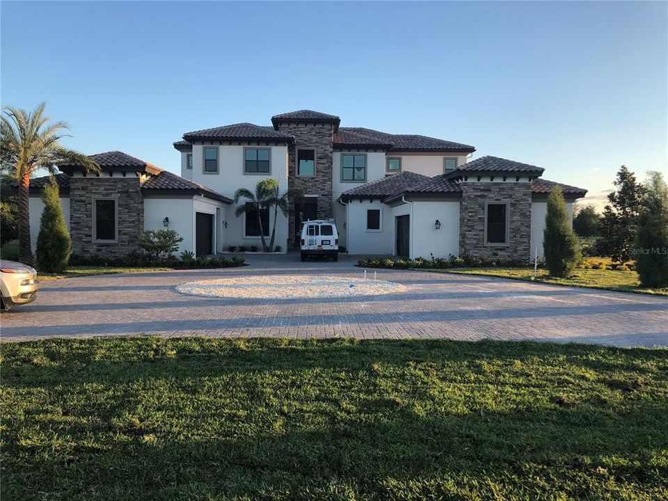 Recently Sold: $2,800,000 (6 beds, 6 baths, 7982 Square Feet)