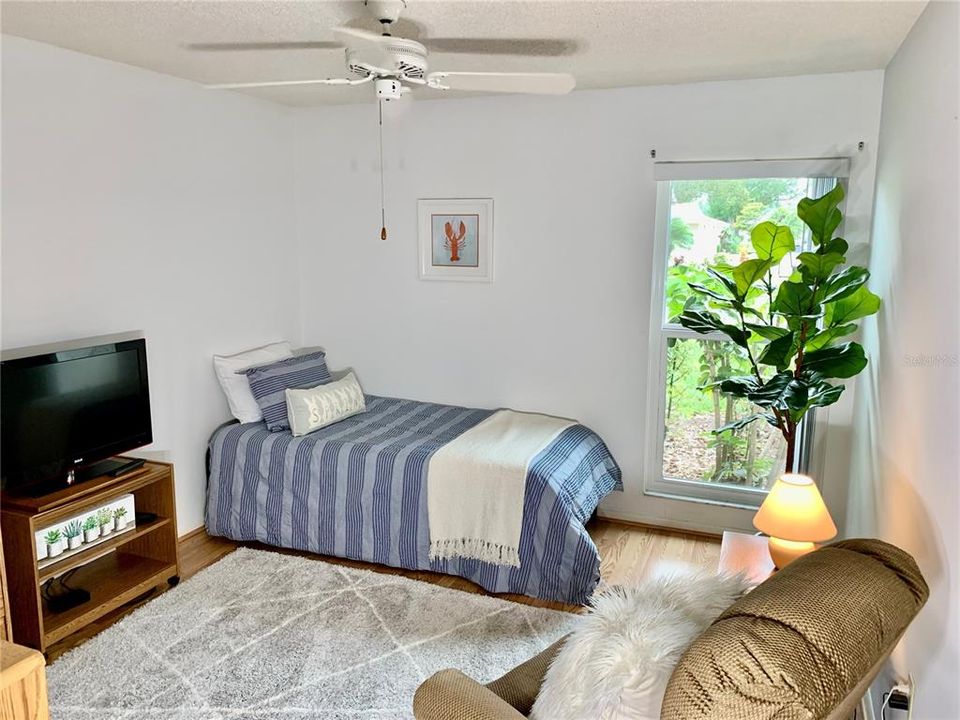 Recently Sold: $355,000 (2 beds, 2 baths, 1390 Square Feet)