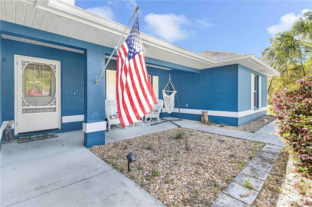Recently Sold: $319,000 (3 beds, 3 baths, 1898 Square Feet)