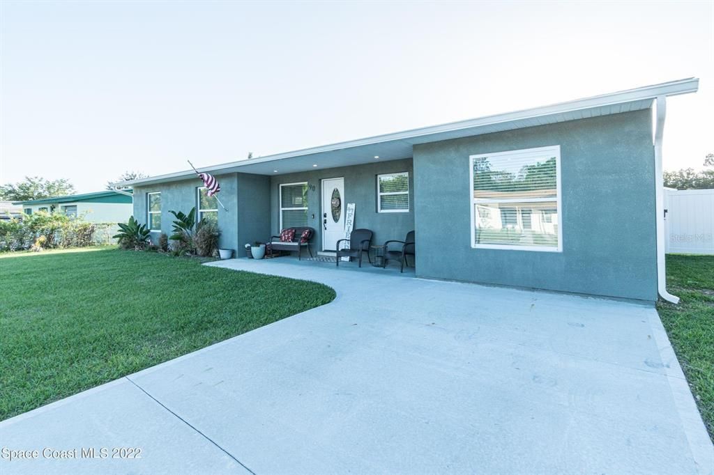 Recently Sold: $274,900 (4 beds, 2 baths, 1379 Square Feet)