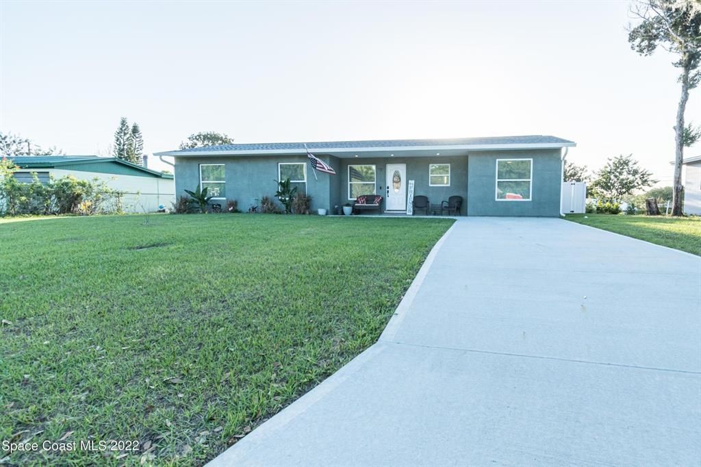 Recently Sold: $274,900 (4 beds, 2 baths, 1379 Square Feet)