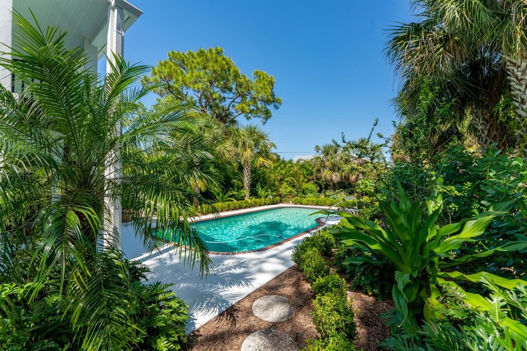 Recently Sold: $1,385,000 (3 beds, 2 baths, 2310 Square Feet)