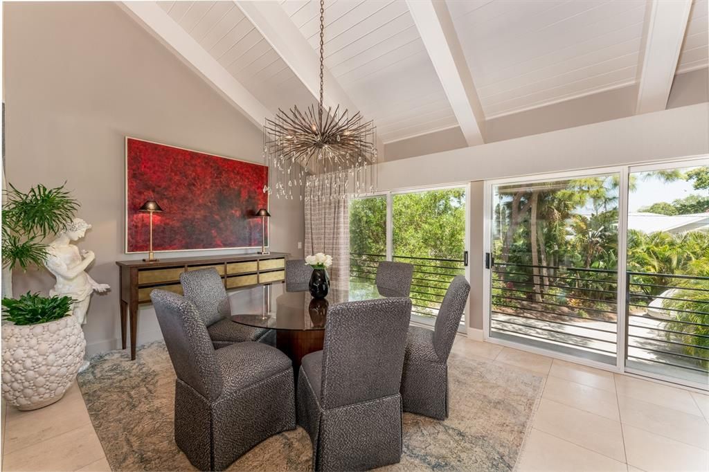 Recently Sold: $1,385,000 (3 beds, 2 baths, 2310 Square Feet)