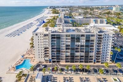 Recently Sold: $1,100,000 (2 beds, 2 baths, 1275 Square Feet)