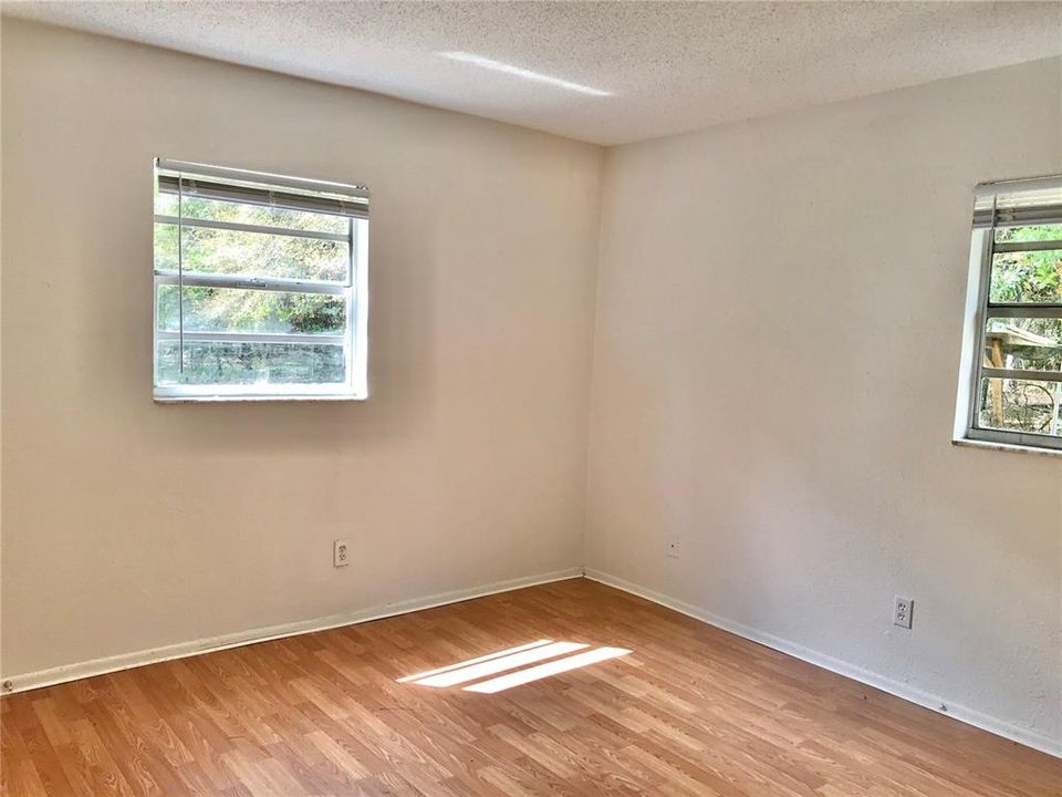 Recently Rented: $1,100 (2 beds, 1 baths, 850 Square Feet)