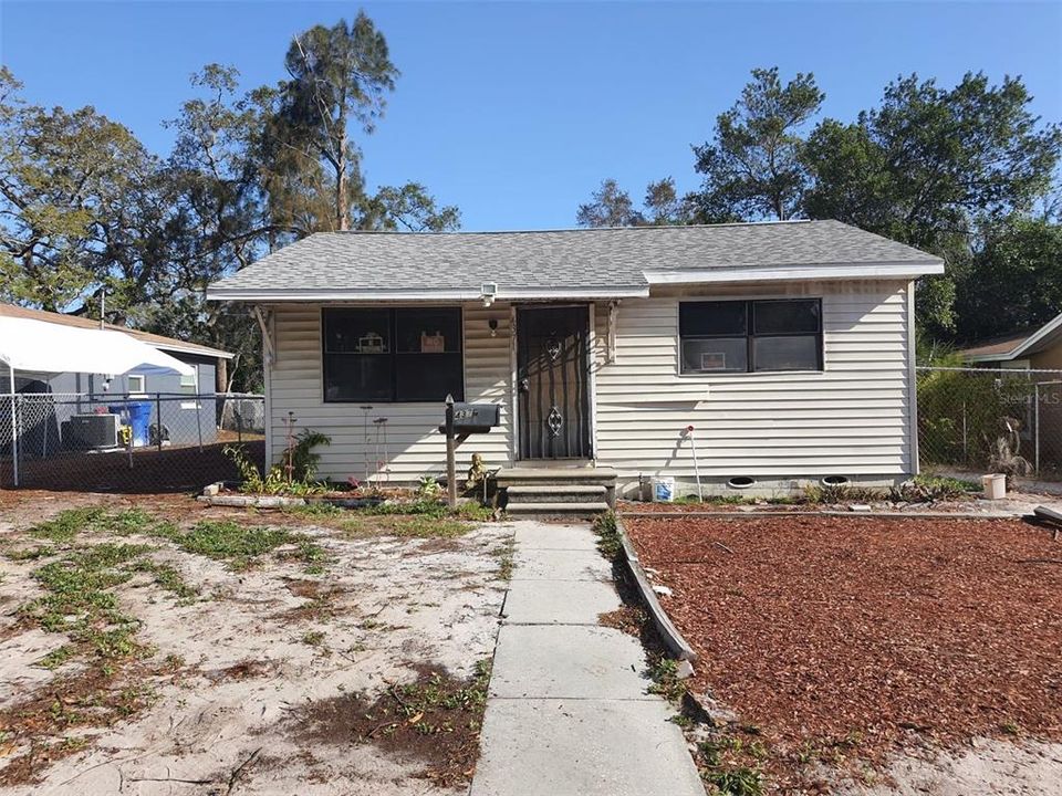 Recently Sold: $149,000 (2 beds, 1 baths, 752 Square Feet)