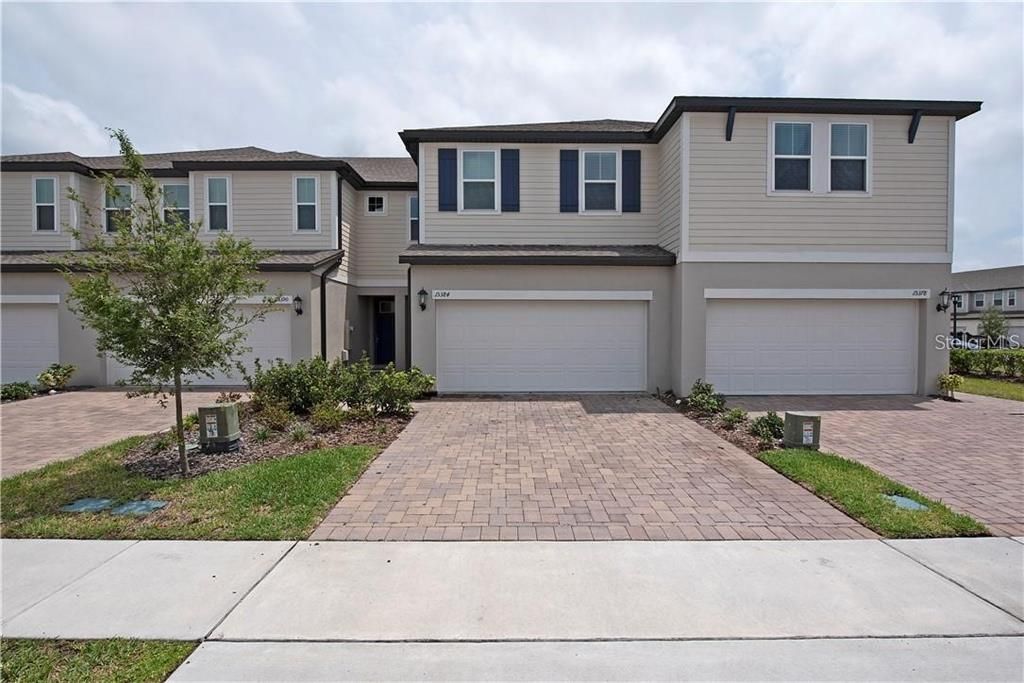 Recently Sold: $410,000 (3 beds, 2 baths, 2303 Square Feet)