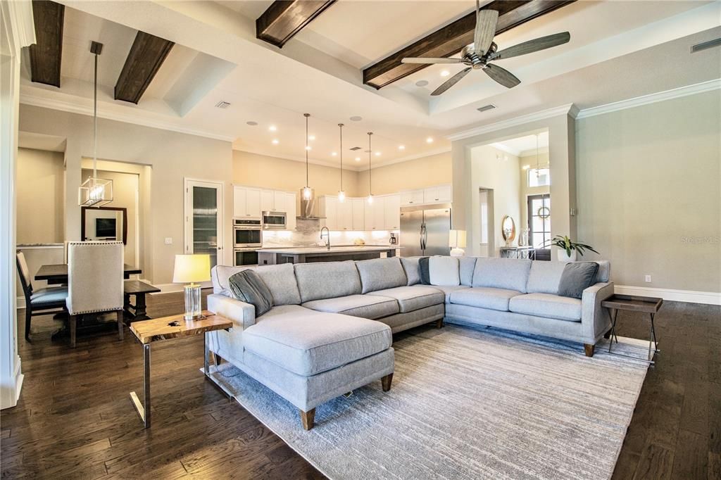 Recently Sold: $900,000 (4 beds, 3 baths, 3087 Square Feet)