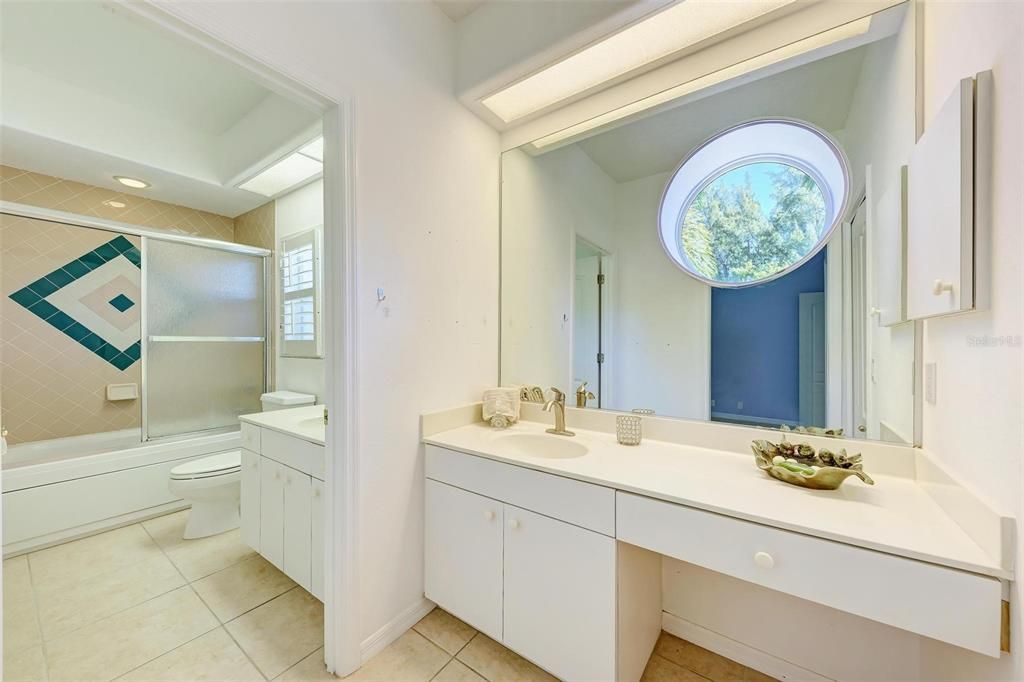 最近售出: $995,000 (3 贝兹, 2 浴室, 1575 平方英尺)