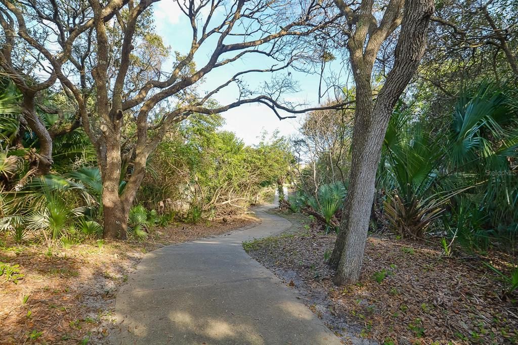 Walking and biking paths throughout Sea Wood's 52 acres