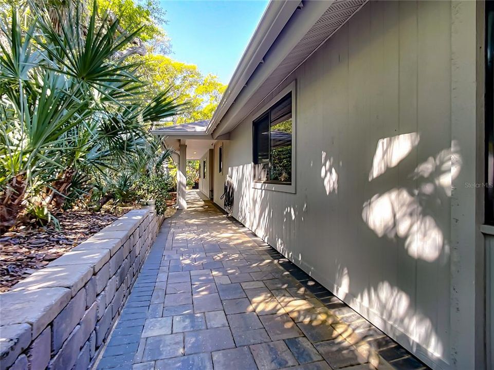 Recently Sold: $823,000 (3 beds, 2 baths, 1652 Square Feet)