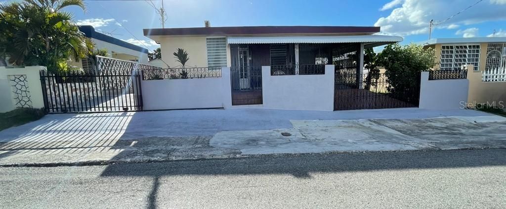 最近售出: $95,000 (4 贝兹, 2 浴室, 1141 平方英尺)