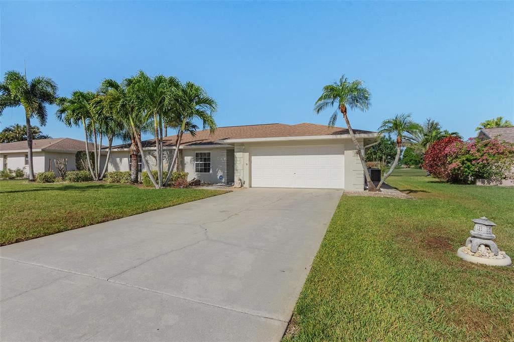 Recently Sold: $549,999 (3 beds, 2 baths, 1956 Square Feet)