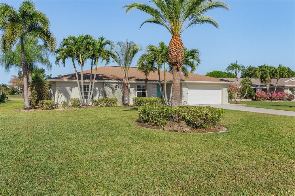 Recently Sold: $549,999 (3 beds, 2 baths, 1956 Square Feet)