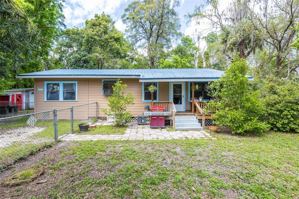 Recently Sold: $159,900 (3 beds, 1 baths, 1236 Square Feet)