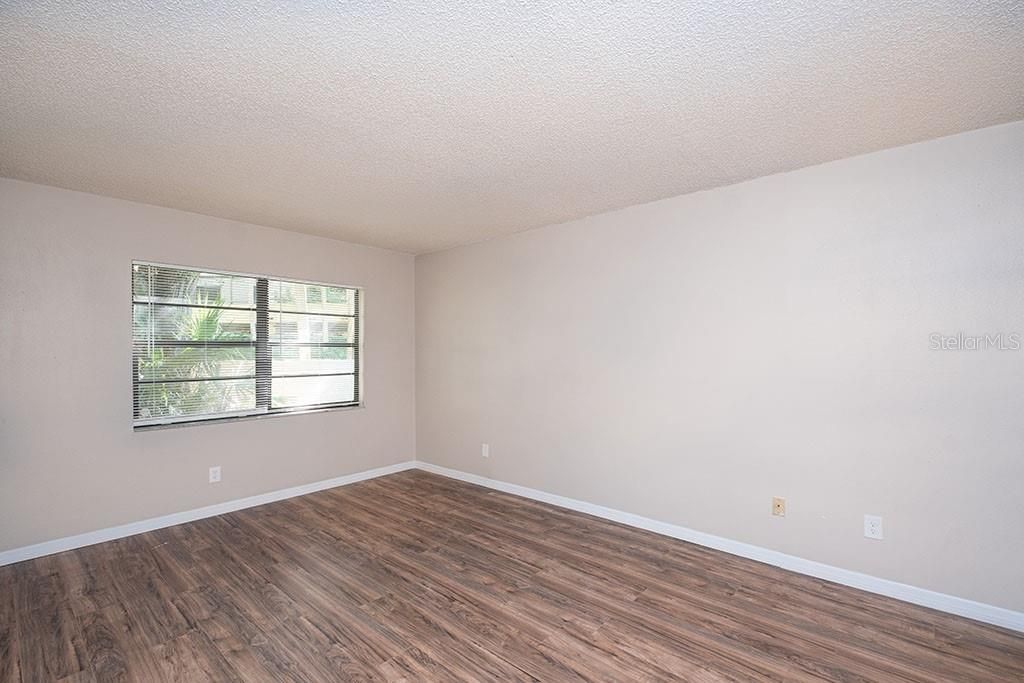 Recently Sold: $155,000 (1 beds, 1 baths, 624 Square Feet)