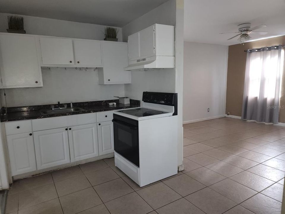 Vendido Recientemente: $89,900 (2 camas, 1 baños, 639 Pies cuadrados)