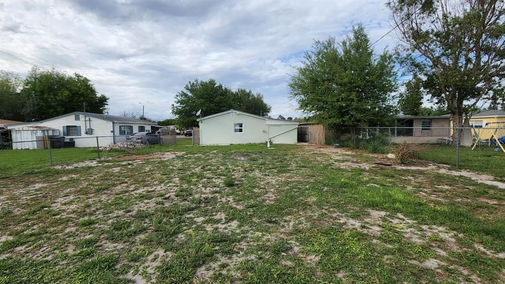 Recently Sold: $89,900 (2 beds, 1 baths, 639 Square Feet)