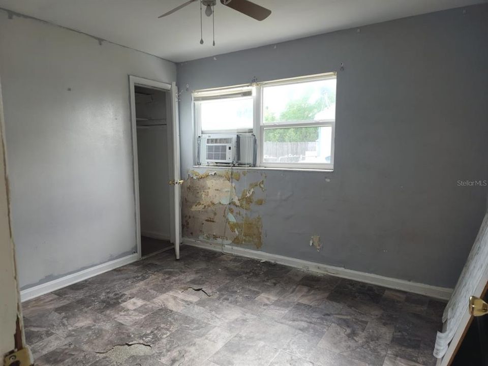 Recently Sold: $89,900 (2 beds, 1 baths, 639 Square Feet)