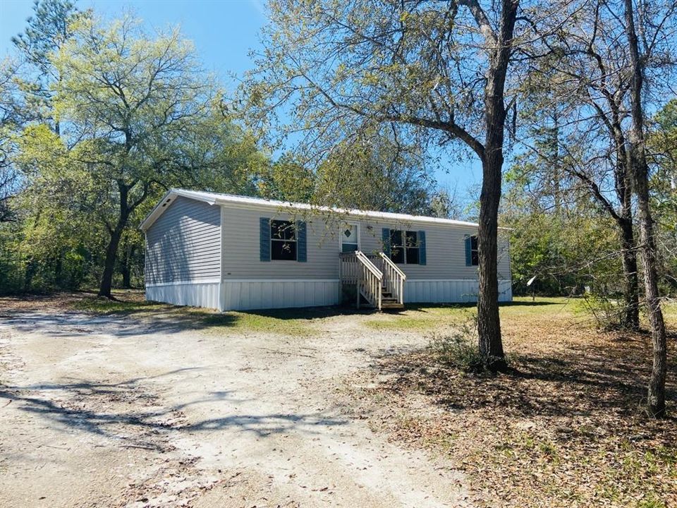 Recently Sold: $119,900 (3 beds, 2 baths, 1104 Square Feet)