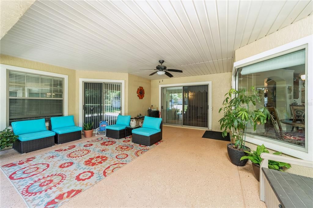 Recently Sold: $550,000 (3 beds, 2 baths, 2574 Square Feet)