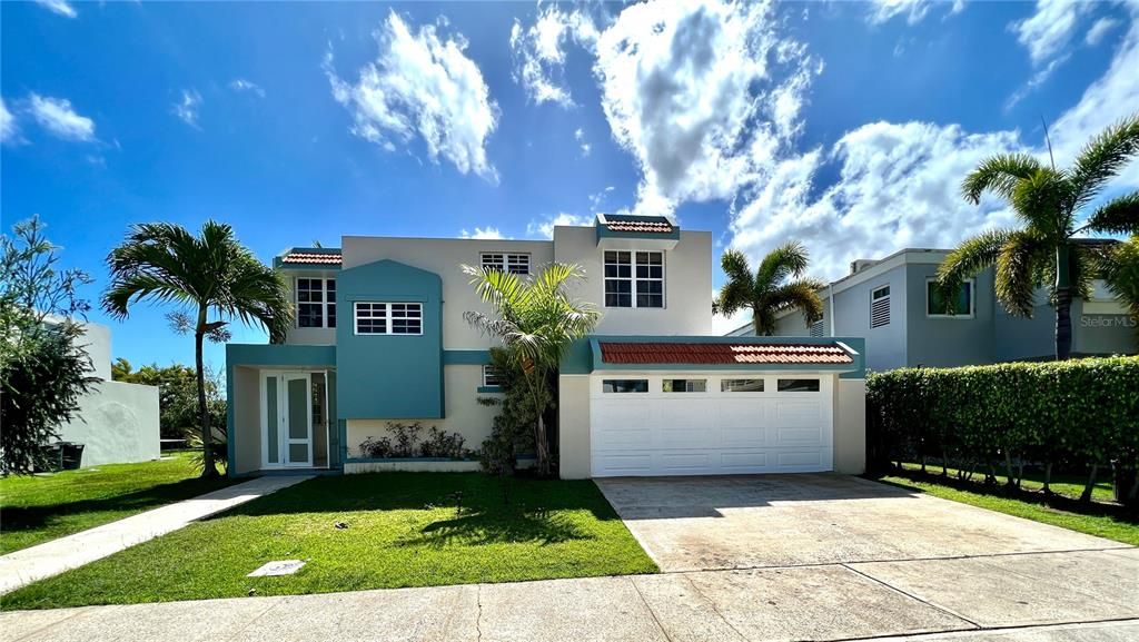 Recently Sold: $300,000 (4 beds, 2 baths, 1960 Square Feet)