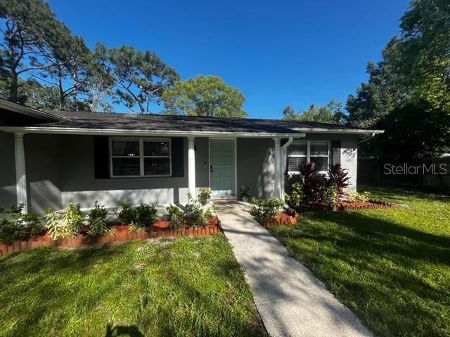 Recently Sold: $379,900 (4 beds, 2 baths, 1563 Square Feet)