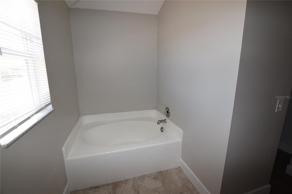 Недавно арендовано: $2,400 (4 спален, 2 ванн, 2240 Квадратных фут)