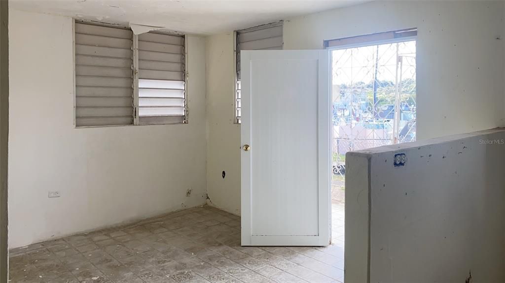 Vendido Recientemente: $43,000 (3 camas, 1 baños, 250 Pies cuadrados)