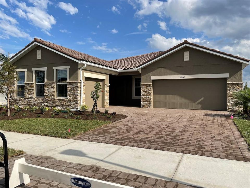 Recently Sold: $491,085 (3 beds, 2 baths, 2300 Square Feet)
