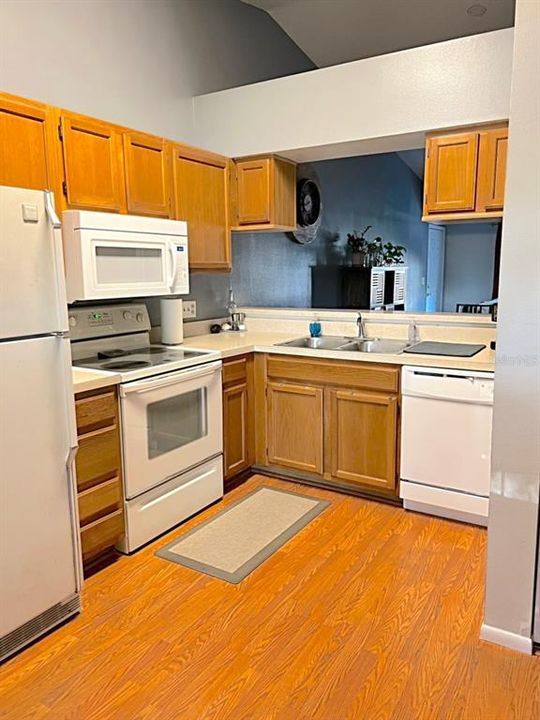 Recently Rented: $1,450 (2 beds, 2 baths, 1023 Square Feet)