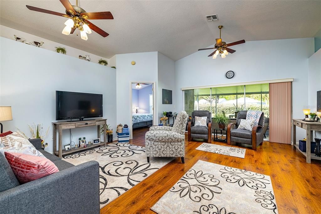 Recently Sold: $315,000 (2 beds, 2 baths, 1478 Square Feet)