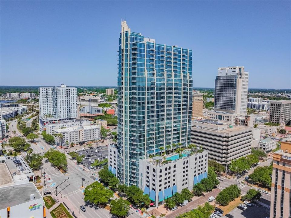 Recently Sold: $500,000 (1 beds, 1 baths, 715 Square Feet)