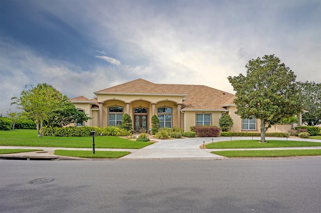 Recently Sold: $950,300 (5 beds, 6 baths, 4697 Square Feet)