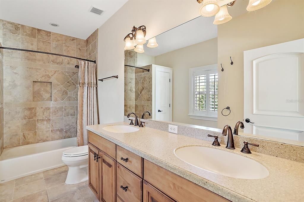 En-suite bathroom for upstairs guest bedroom