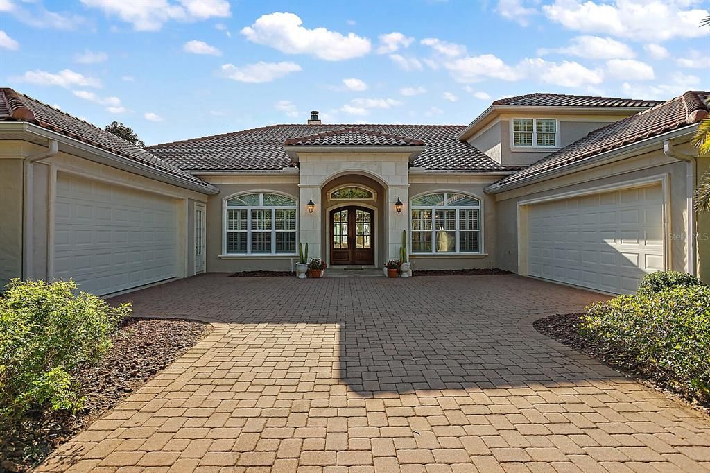 Oversized split garages with 2-Bays each