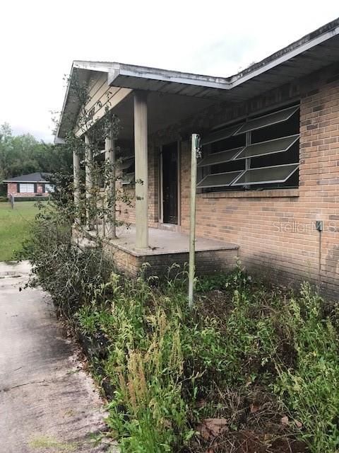 Recently Sold: $150,600 (3 beds, 2 baths, 1682 Square Feet)