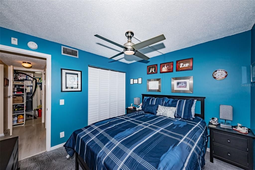 Recently Sold: $409,000 (2 beds, 2 baths, 890 Square Feet)