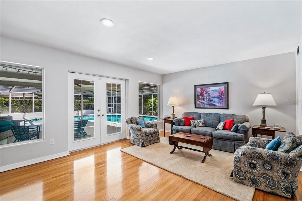 Recently Sold: $549,000 (3 beds, 2 baths, 2277 Square Feet)