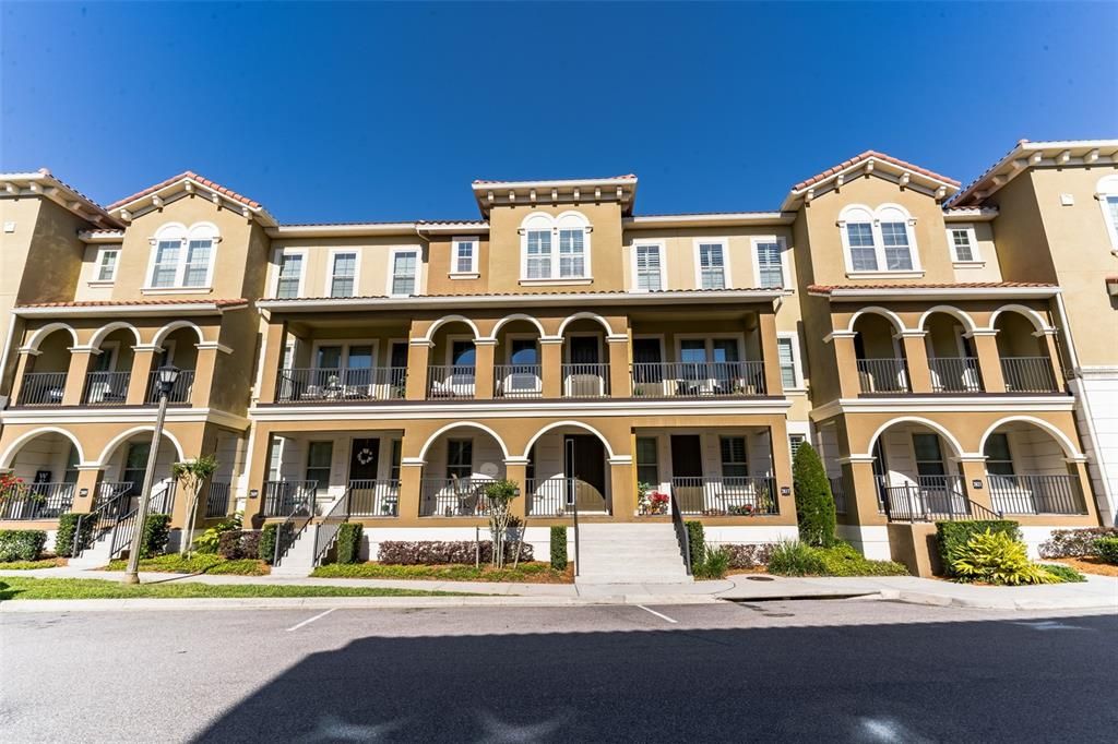 Recently Sold: $425,000 (3 beds, 3 baths, 2191 Square Feet)