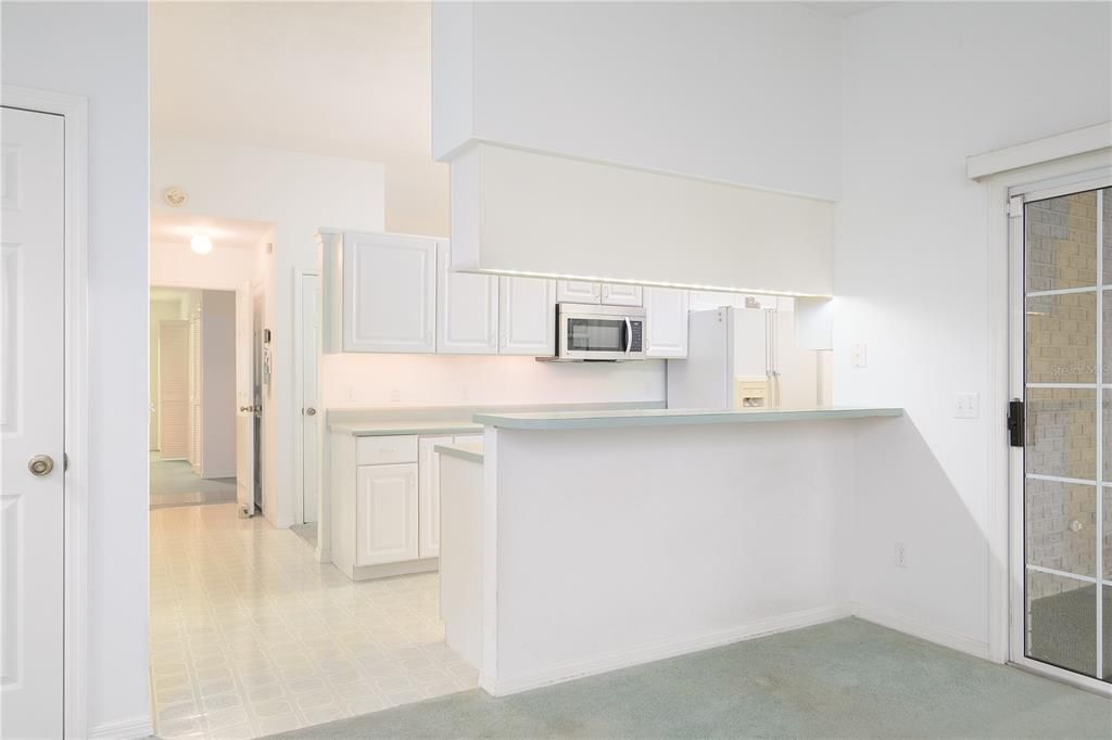 Recently Sold: $350,000 (3 beds, 2 baths, 2567 Square Feet)