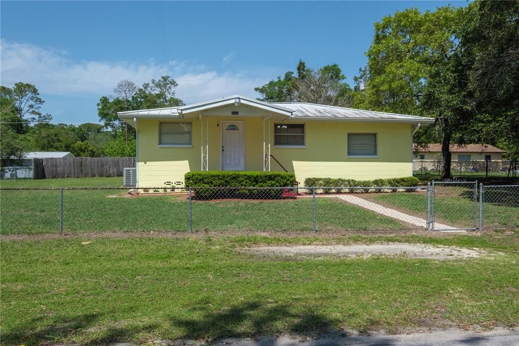 Recently Sold: $165,000 (3 beds, 1 baths, 1275 Square Feet)