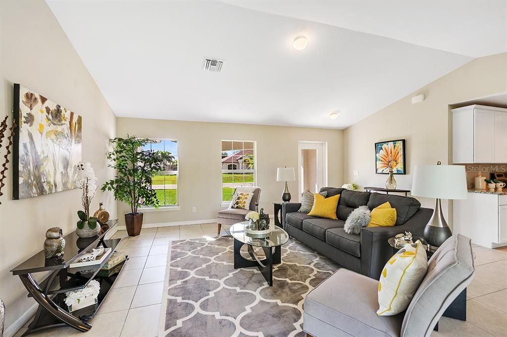 Recently Sold: $366,390 (3 beds, 2 baths, 1619 Square Feet)