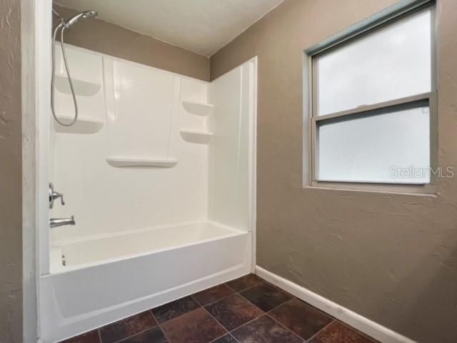 Recently Sold: $175,000 (2 beds, 1 baths, 840 Square Feet)
