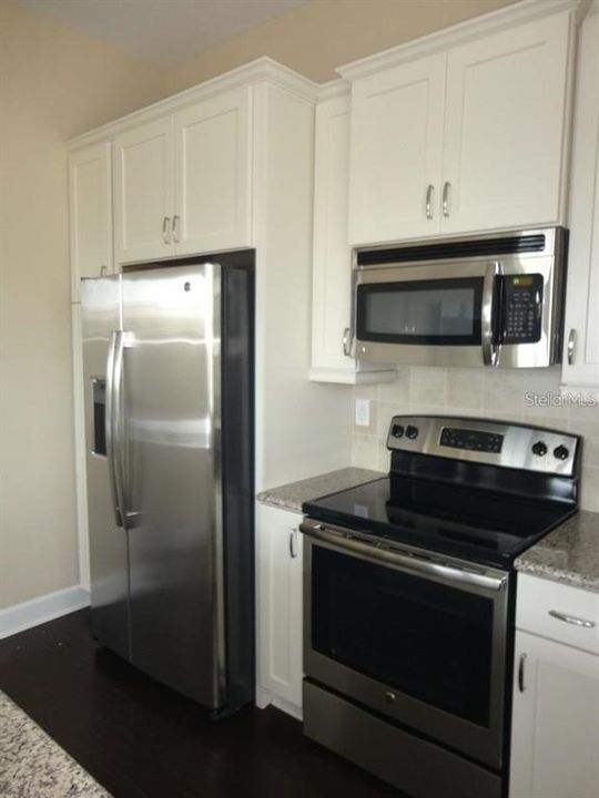 Stainless Steal Appliances in Apt
