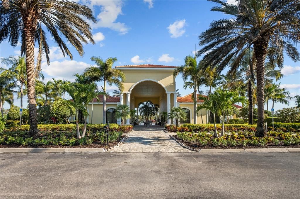 Recently Sold: $565,000 (3 beds, 3 baths, 1821 Square Feet)
