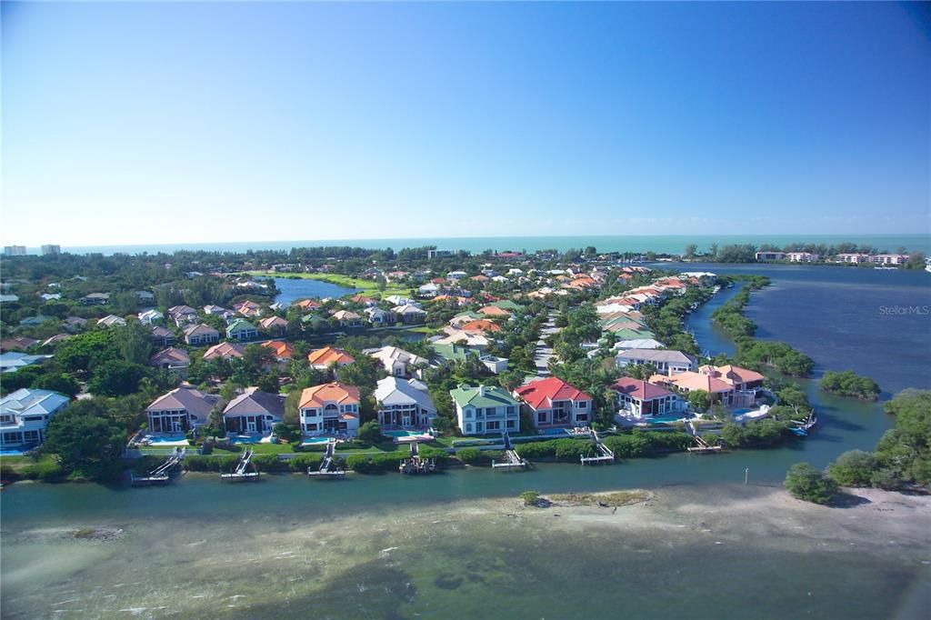 Recently Sold: $2,725,000 (4 beds, 3 baths, 4492 Square Feet)