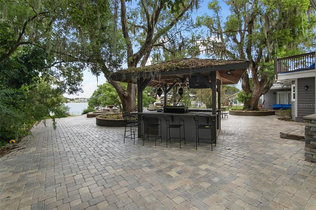 Recently Sold: $1,950,000 (6 beds, 5 baths, 6000 Square Feet)