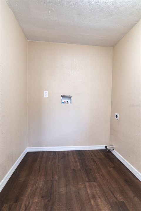 Recently Sold: $229,900 (3 beds, 2 baths, 1440 Square Feet)