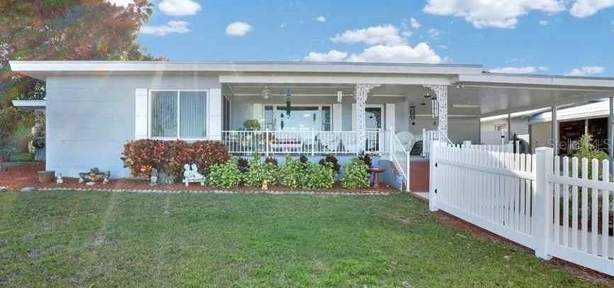 Vendido Recientemente: $389,900 (3 camas, 2 baños, 2199 Pies cuadrados)